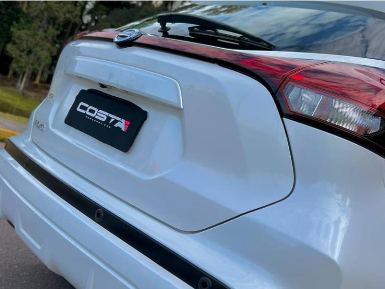 NISSAN - KICKS - 2022/2022 - Branca - R$ 105.000,00