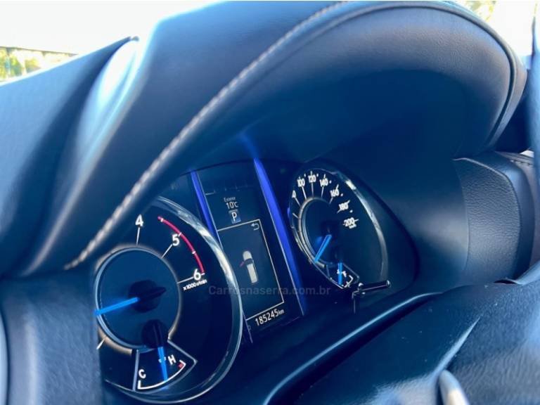 TOYOTA - HILUX SW4 - 2018/2018 - Preta - R$ 239.000,00