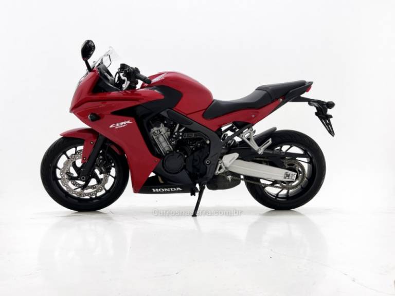 HONDA - CBR 650F - 2015/2015 - Vermelha - R$ 43.800,00