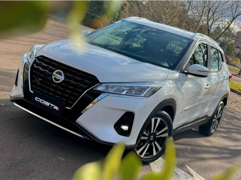 NISSAN - KICKS - 2022/2022 - Branca - R$ 105.000,00