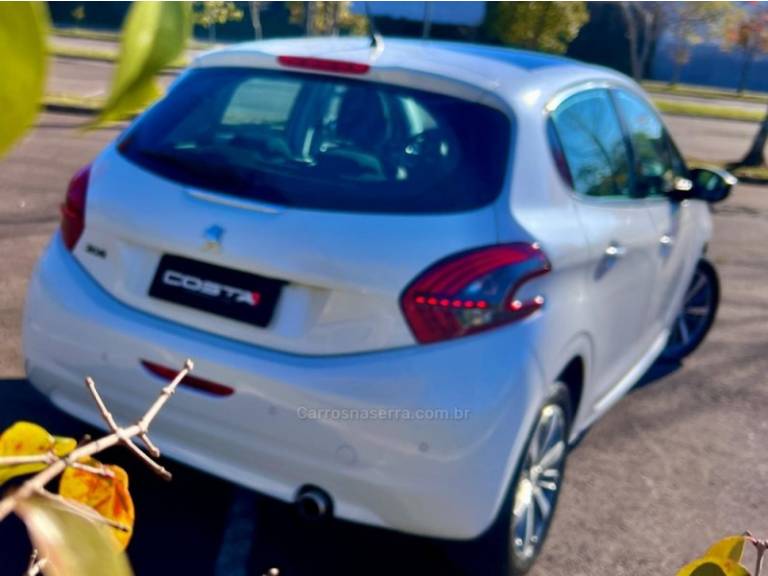 PEUGEOT - 208 - 2019/2019 - Branca - R$ 72.900,00