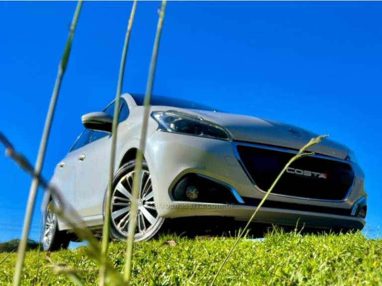 PEUGEOT - 208 - 2019/2019 - Branca - R$ 72.900,00