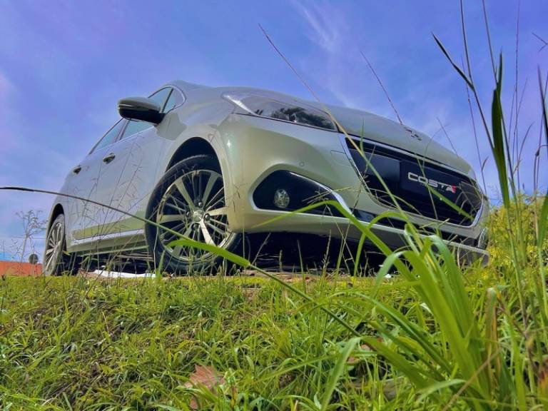 PEUGEOT - 208 - 2018/2018 - Branca - R$ 68.900,00