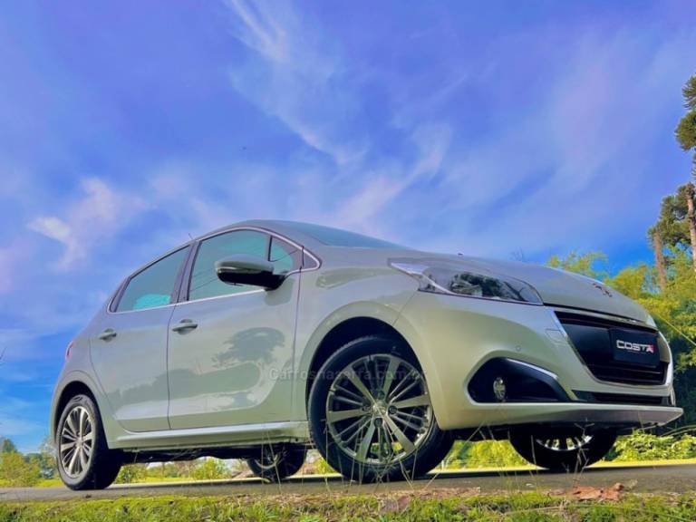 PEUGEOT - 208 - 2018/2018 - Branca - R$ 68.900,00