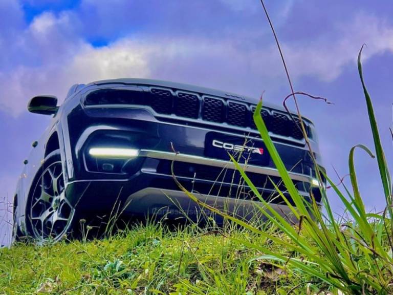 JEEP - COMMANDER - 2022/2022 - Cinza - R$ 190.000,00