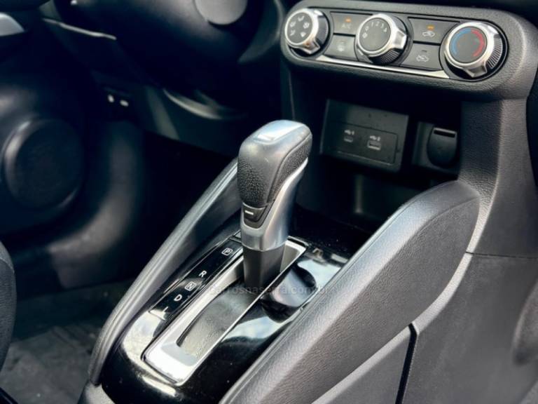 NISSAN - KICKS - 2022/2022 - Branca - R$ 105.000,00