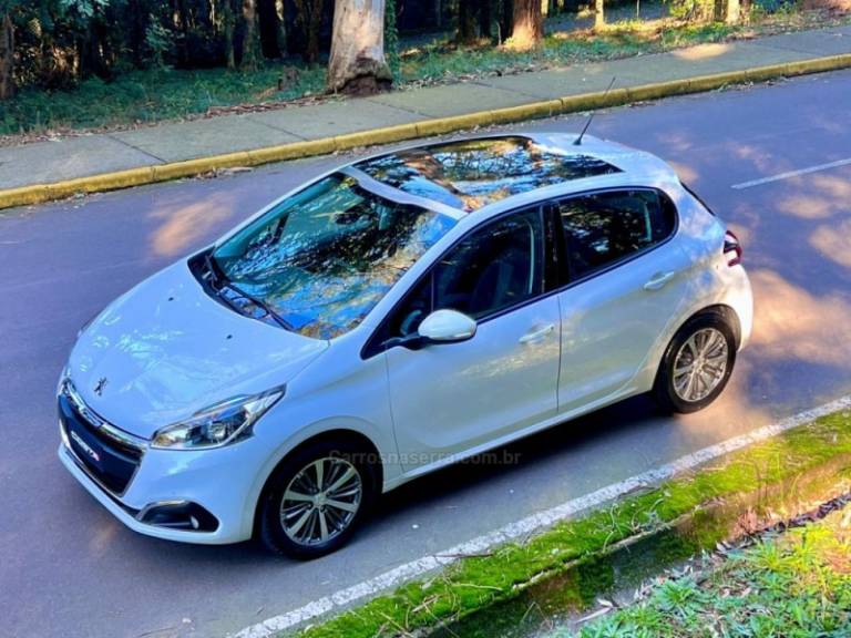 PEUGEOT - 208 - 2019/2019 - Branca - R$ 72.900,00