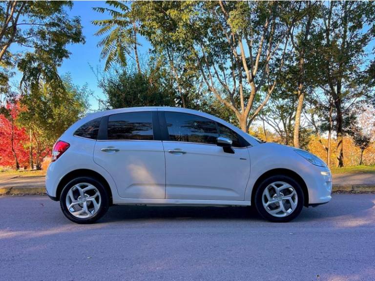 CITROËN - C3 - 2014/2014 - Branca - R$ 46.000,00