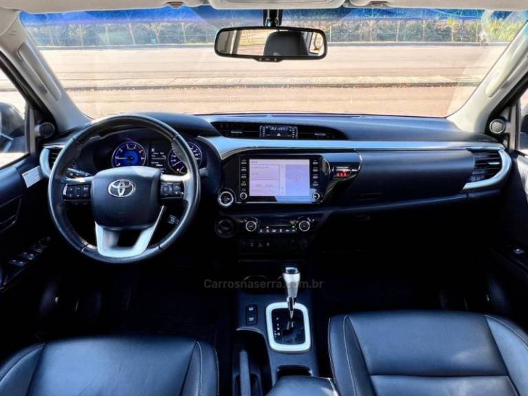 TOYOTA - HILUX - 2020/2020 - Preta - R$ 213.000,00