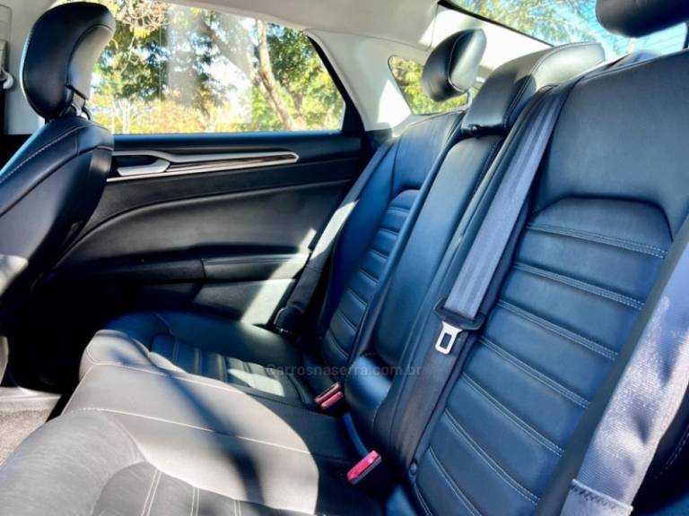 FORD - FUSION - 2015/2015 - Preta - R$ 74.900,00