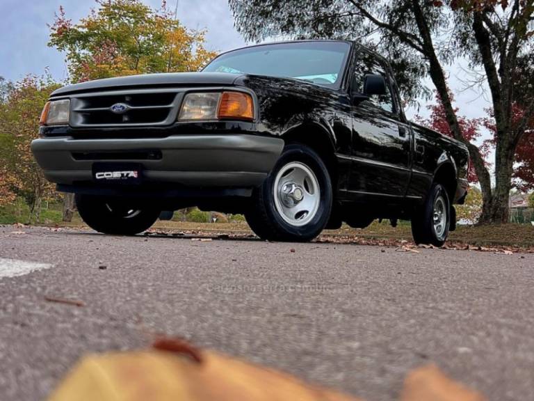 FORD - RANGER - 1996/1996 - Preta - R$ 89.900,00