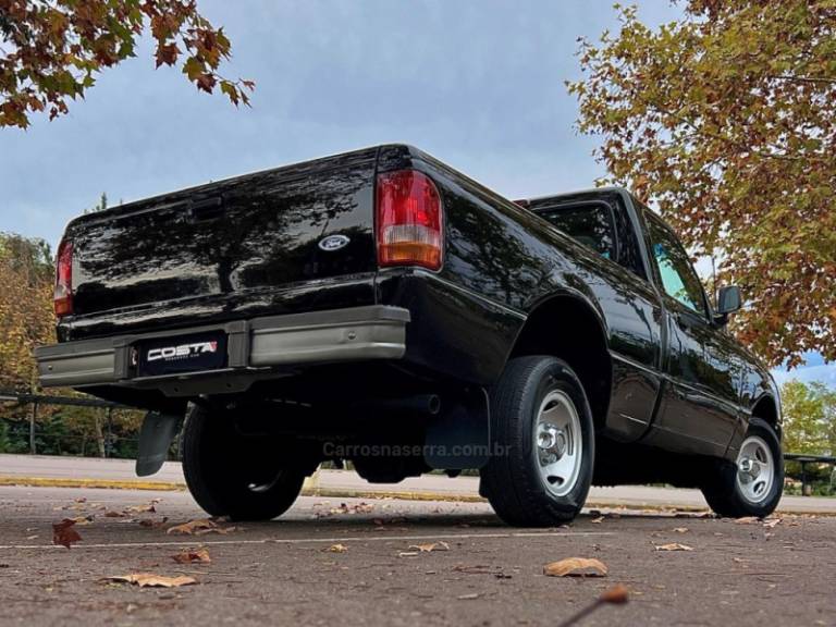 FORD - RANGER - 1996/1996 - Preta - R$ 89.900,00