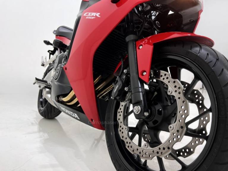 HONDA - CBR 650F - 2015/2015 - Vermelha - R$ 43.800,00