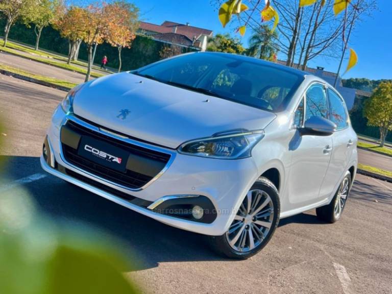 PEUGEOT - 208 - 2019/2019 - Branca - R$ 72.900,00