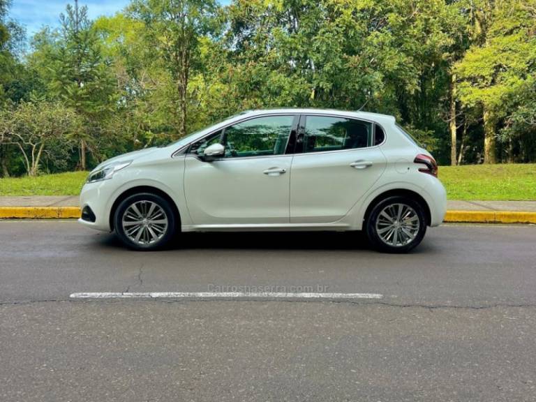 PEUGEOT - 208 - 2018/2018 - Branca - R$ 68.900,00