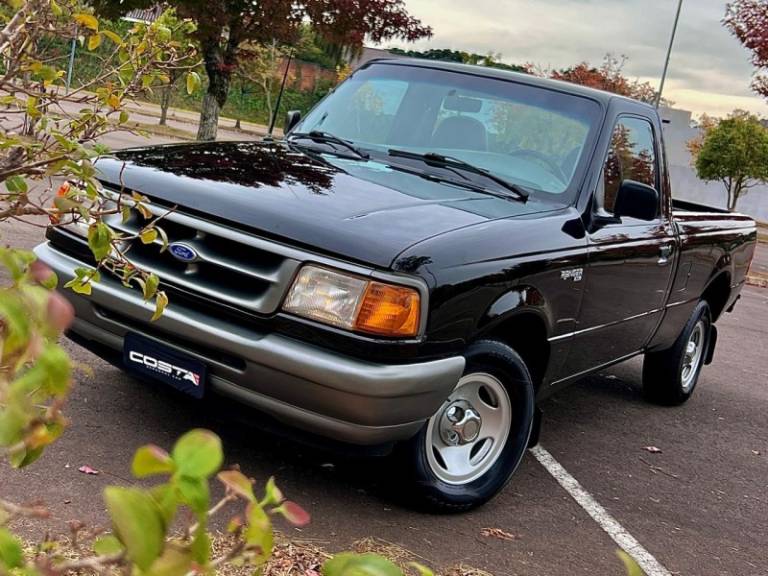 FORD - RANGER - 1996/1996 - Preta - R$ 89.900,00