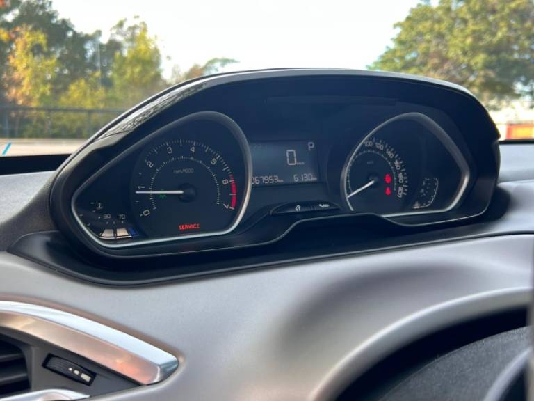 PEUGEOT - 208 - 2018/2018 - Branca - R$ 68.900,00