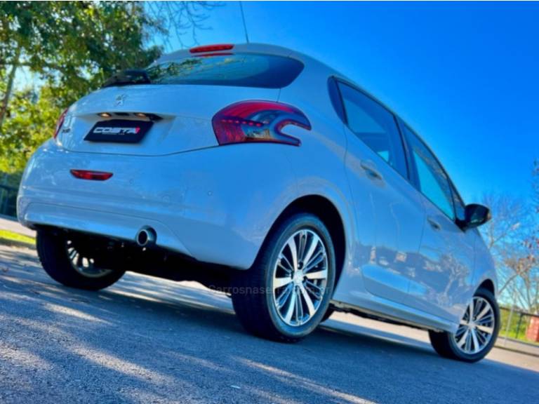 PEUGEOT - 208 - 2019/2019 - Branca - R$ 72.900,00