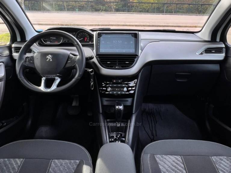 PEUGEOT - 208 - 2018/2018 - Branca - R$ 68.900,00
