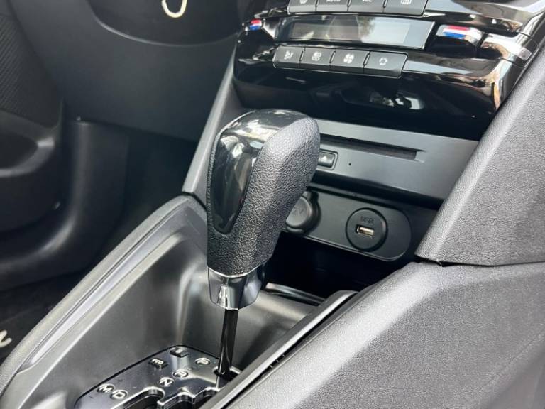 PEUGEOT - 208 - 2018/2018 - Branca - R$ 68.900,00