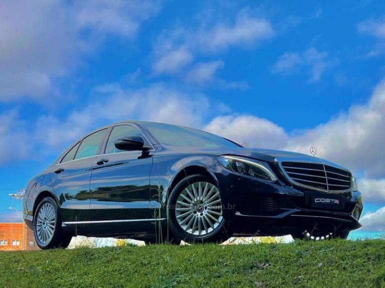MERCEDES-BENZ - C 180 - 2018/2018 - Azul - R$ 129.900,00