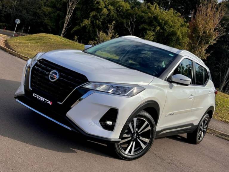 NISSAN - KICKS - 2022/2022 - Branca - R$ 105.000,00