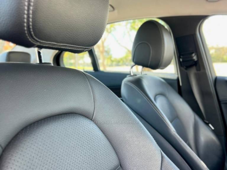 MERCEDES-BENZ - C 180 - 2018/2018 - Azul - R$ 129.900,00