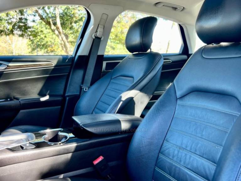 FORD - FUSION - 2015/2015 - Preta - R$ 74.900,00