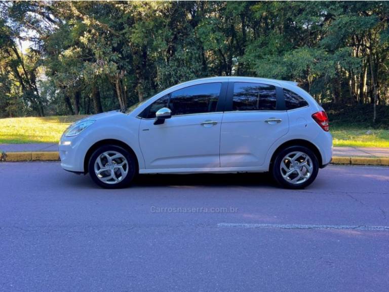CITROËN - C3 - 2014/2014 - Branca - R$ 46.000,00